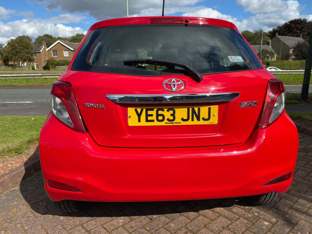TOYOTA YARIS