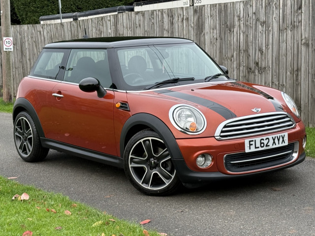 MINI HATCH