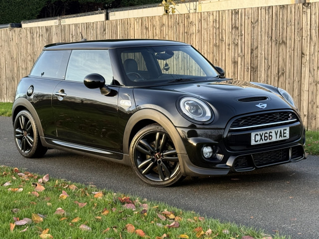 MINI HATCH