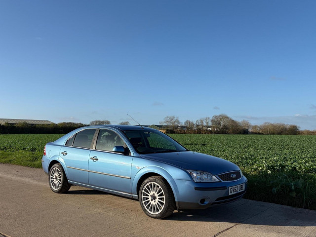 FORD MONDEO 1.8 Mistral 5dr