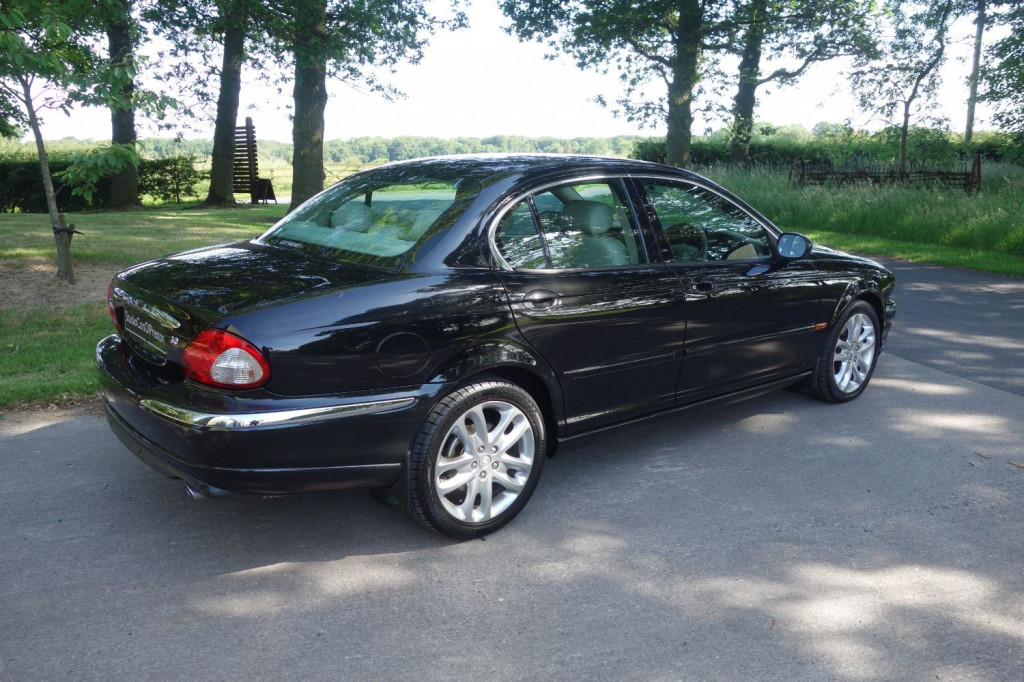 JAGUAR X-TYPE