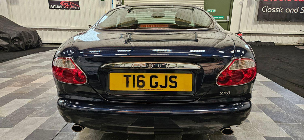 JAGUAR XK8