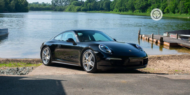 PORSCHE 911