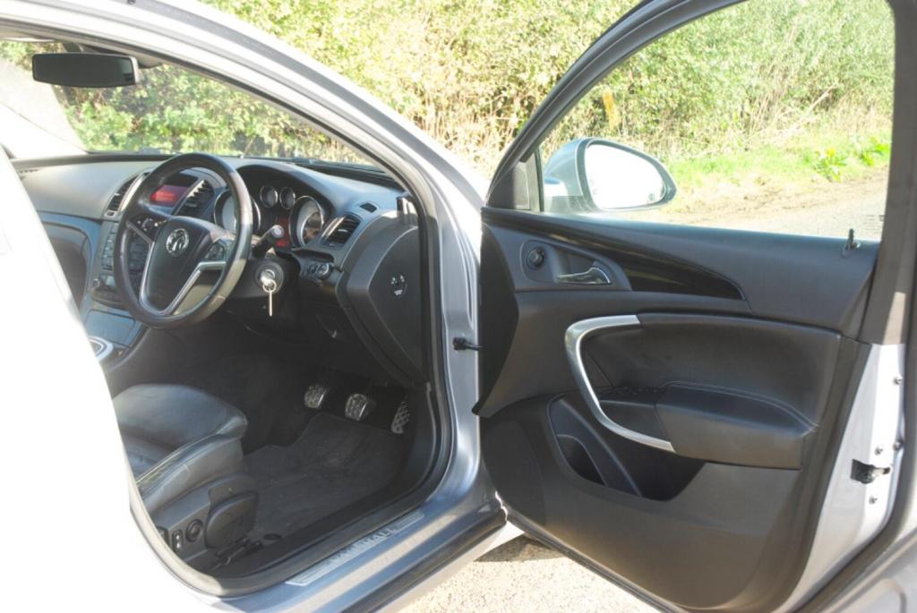 VAUXHALL INSIGNIA