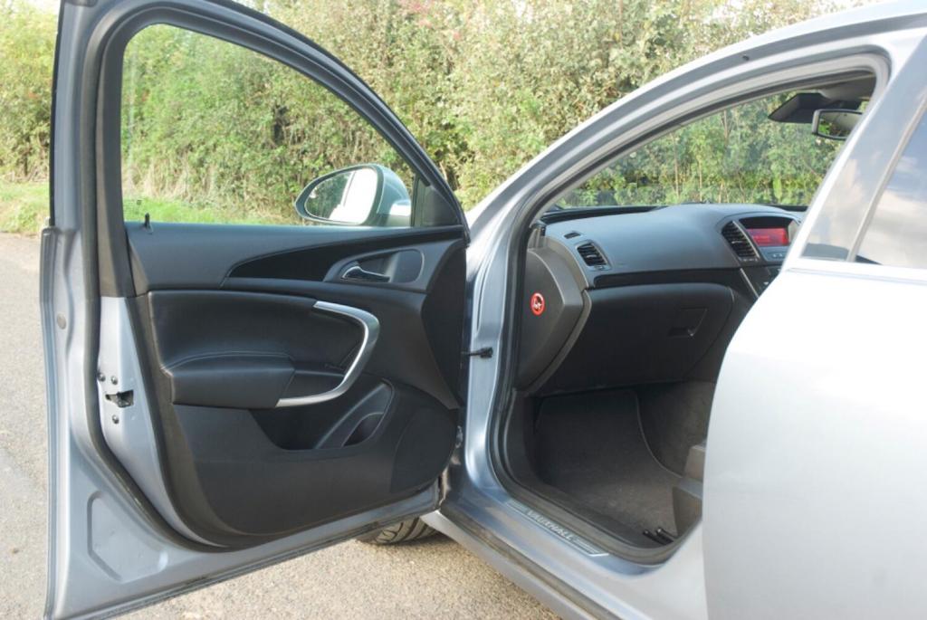 VAUXHALL INSIGNIA