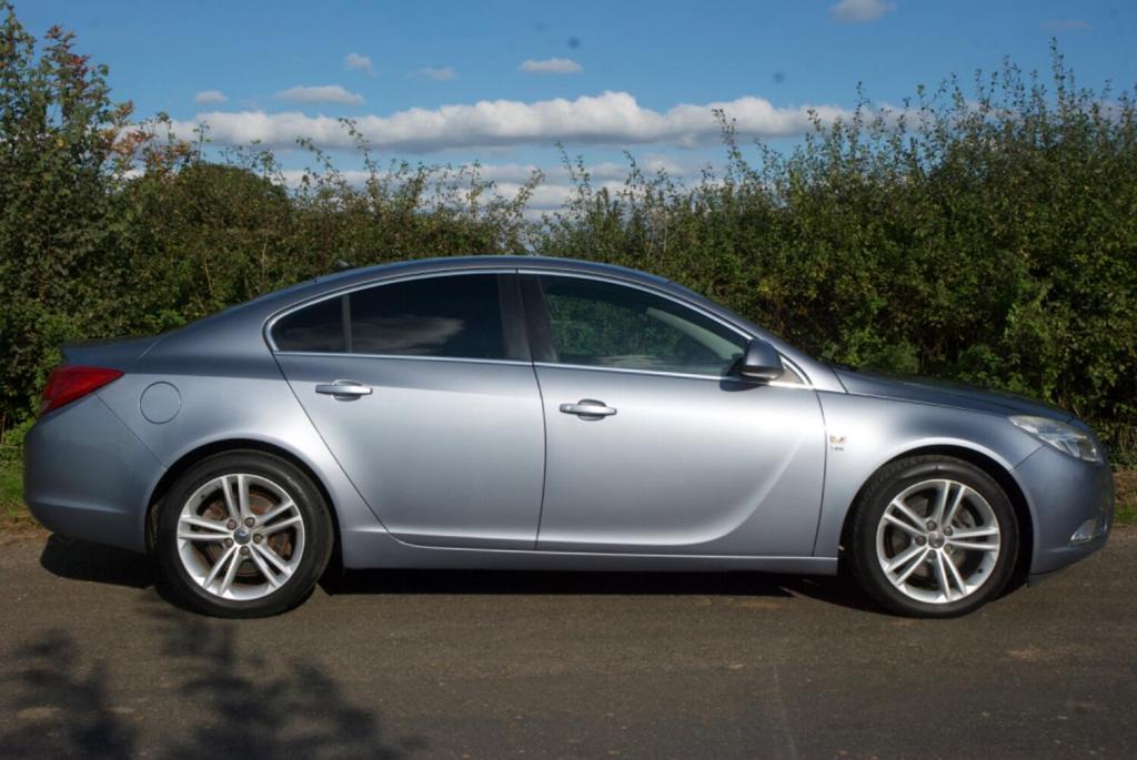 VAUXHALL INSIGNIA
