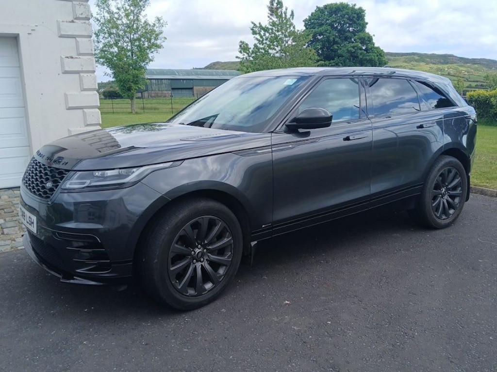 View LAND ROVER RANGE ROVER VELAR 2.0 D180 R-Dynamic S