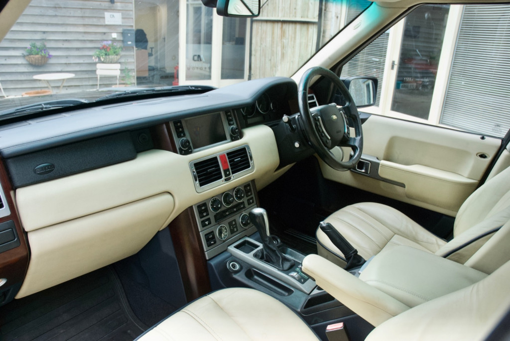 LAND ROVER RANGE ROVER