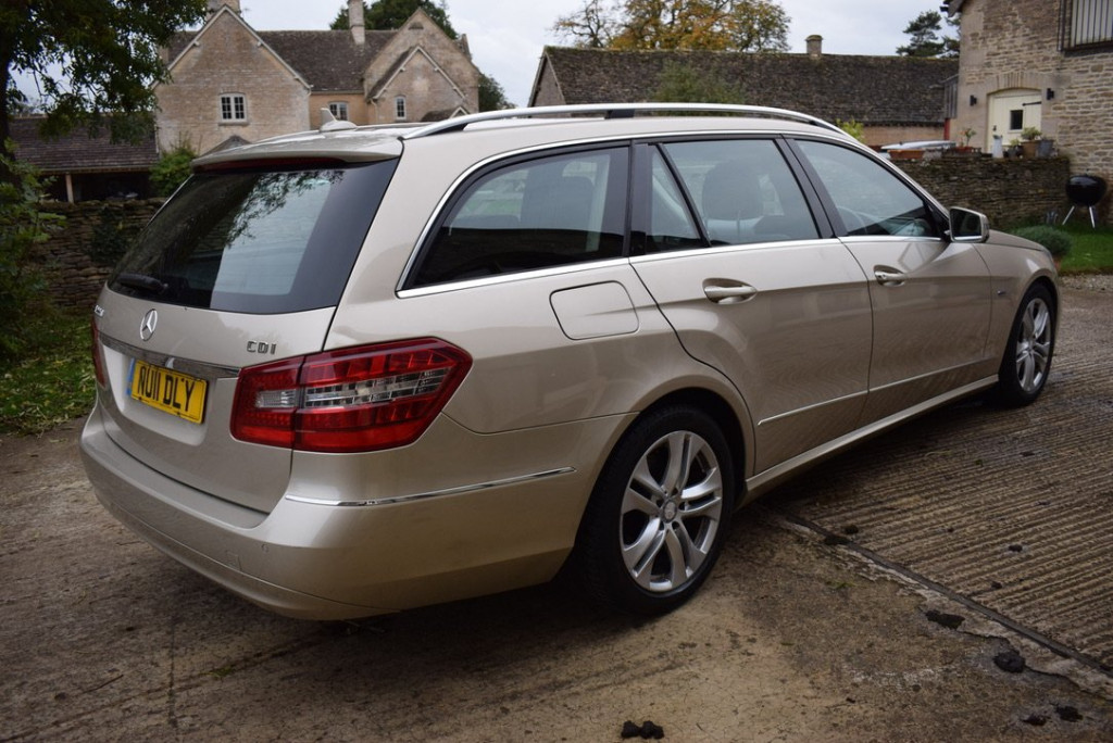 View MERCEDES-BENZ E CLASS E220 CDI BLUEEFFICIENCY AVANTGARDE ED125