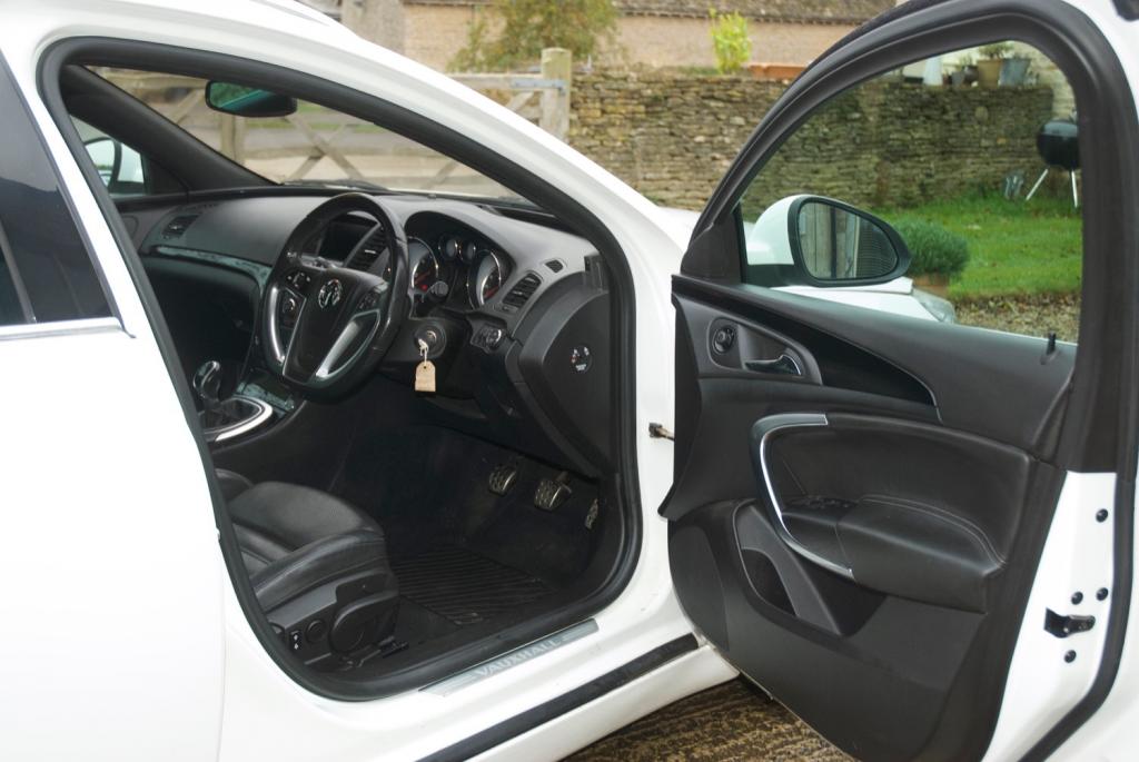 VAUXHALL INSIGNIA