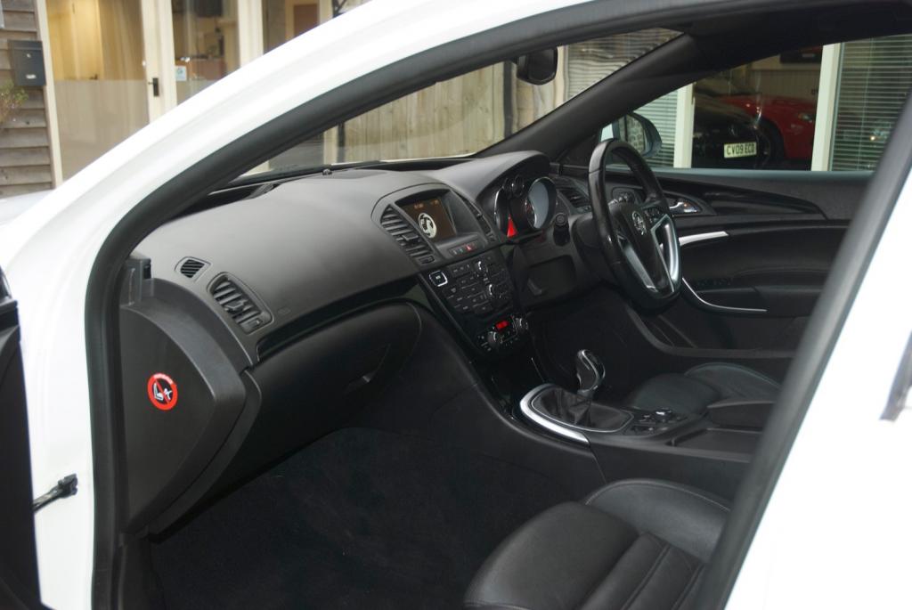 VAUXHALL INSIGNIA