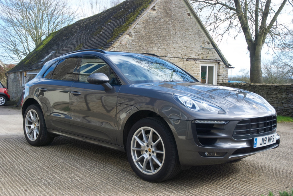 View PORSCHE MACAN D S PDK