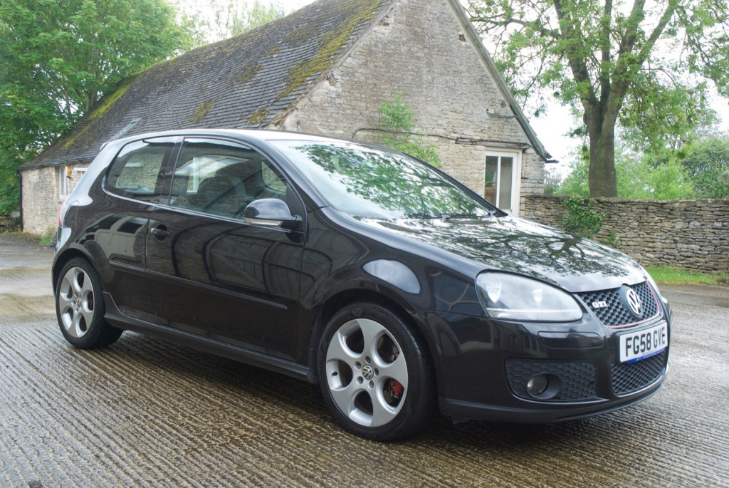 View VOLKSWAGEN GOLF GTI