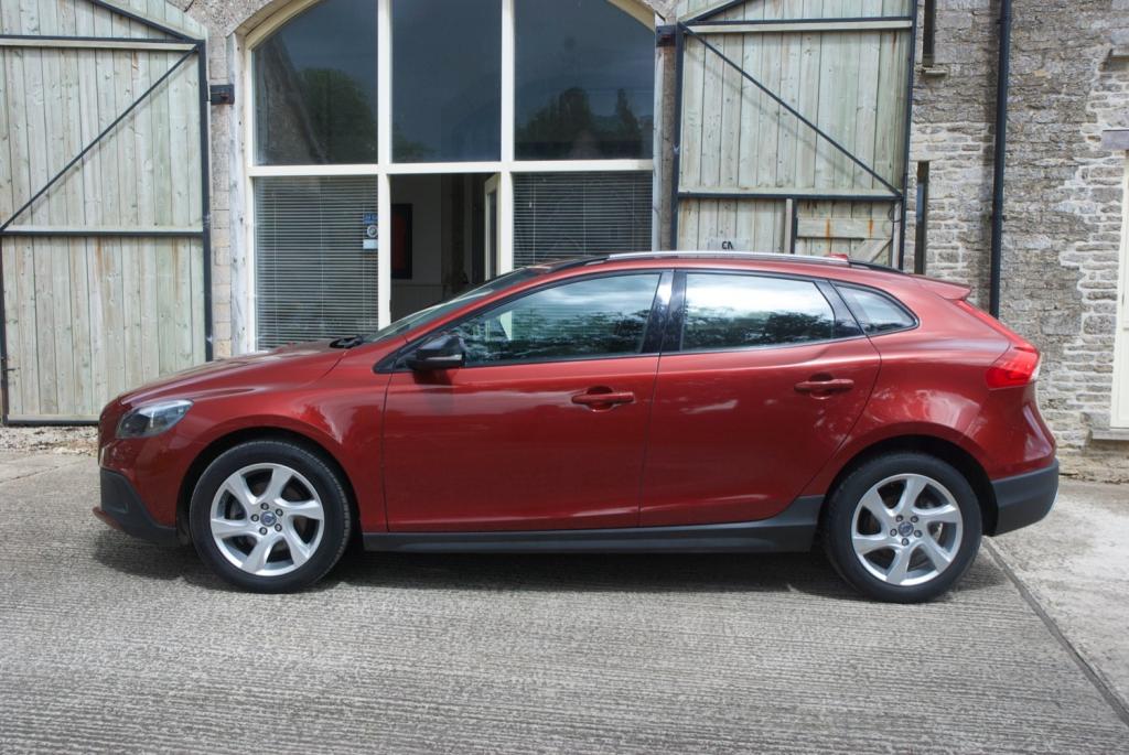 VOLVO V40