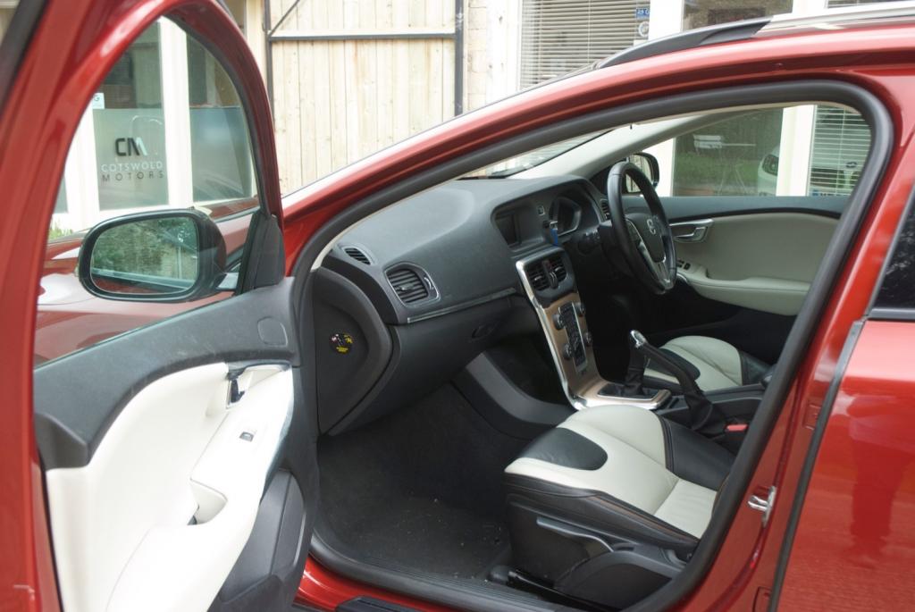 VOLVO V40