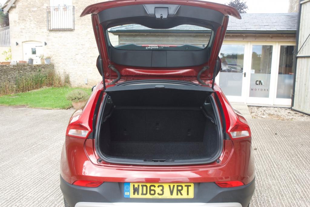 VOLVO V40