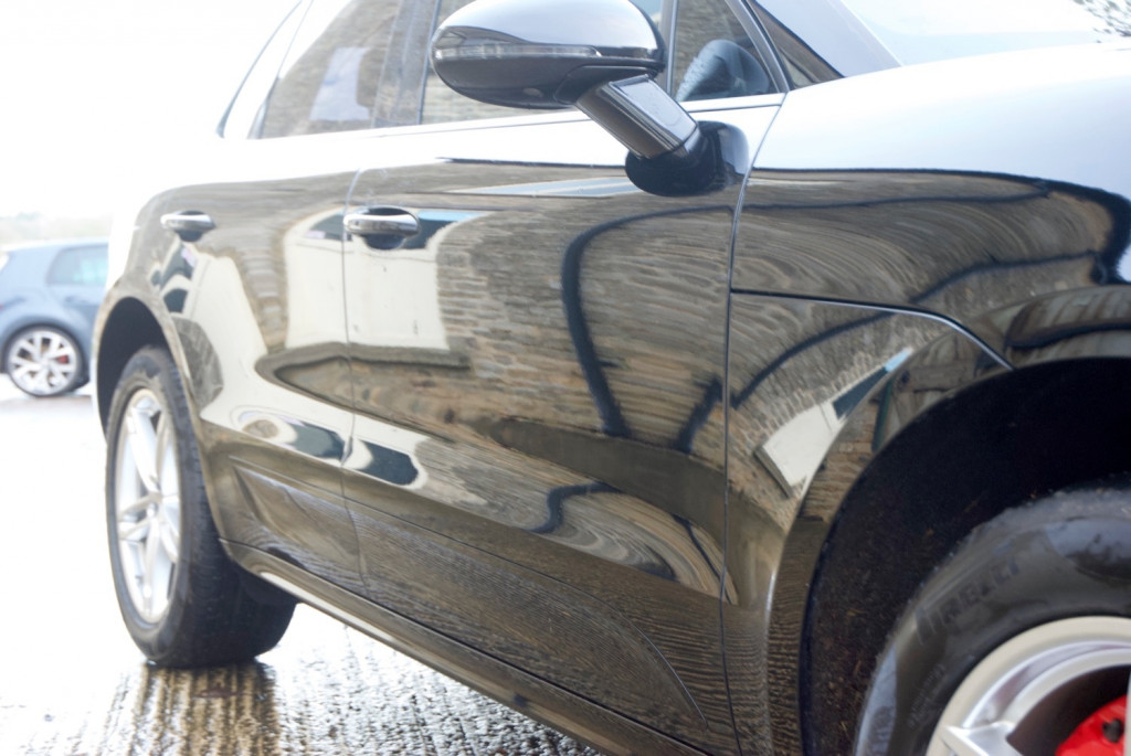 View PORSCHE MACAN TURBO PDK