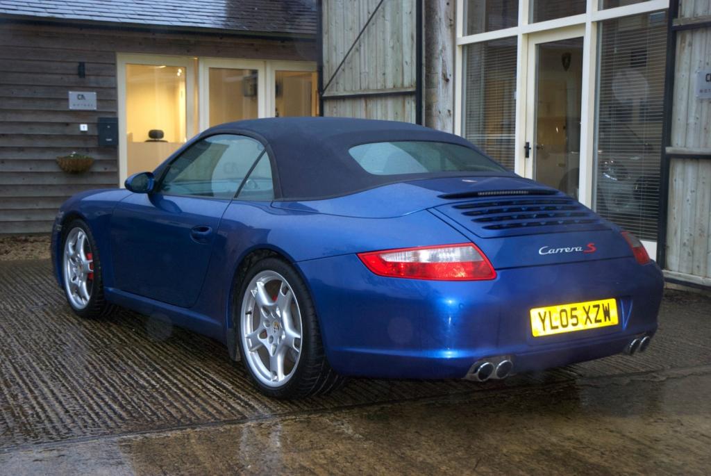 PORSCHE 911