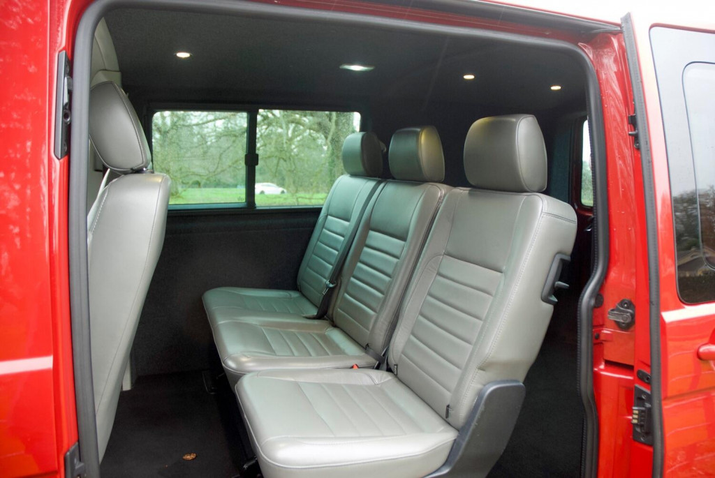 VOLKSWAGEN TRANSPORTER