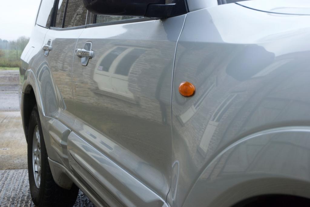 View MITSUBISHI SHOGUN LWB V6 ELEGANCE