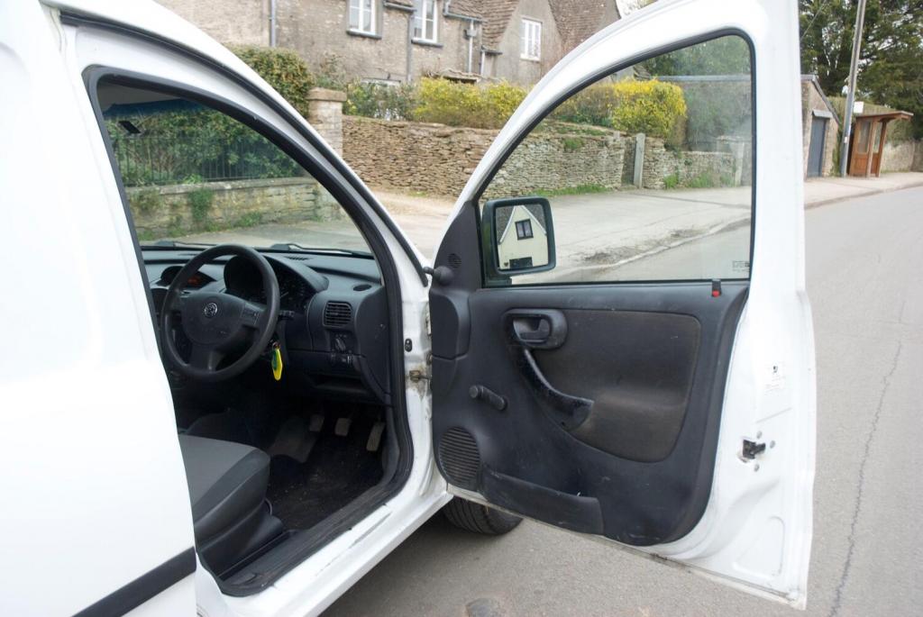 VAUXHALL COMBO