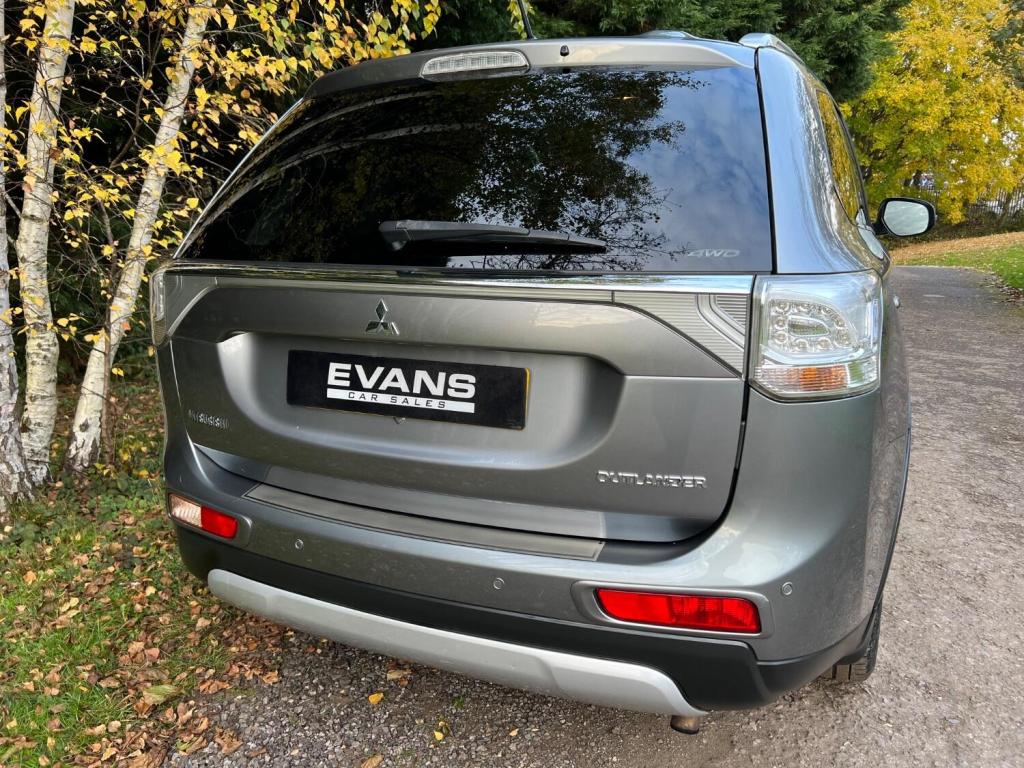 MITSUBISHI OUTLANDER