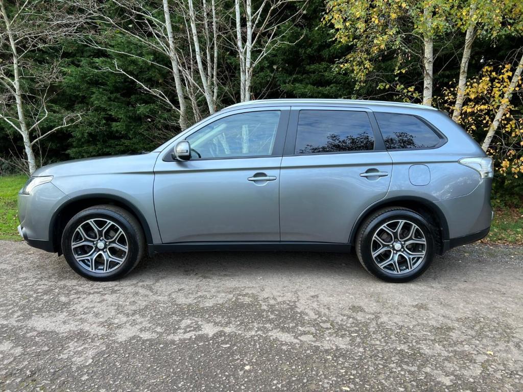 MITSUBISHI OUTLANDER