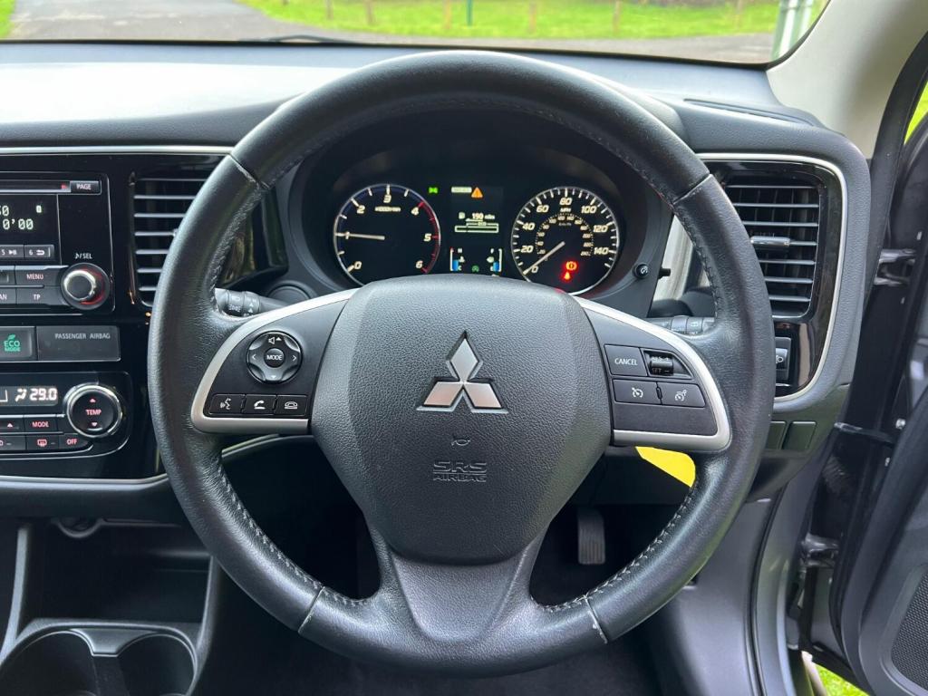 MITSUBISHI OUTLANDER