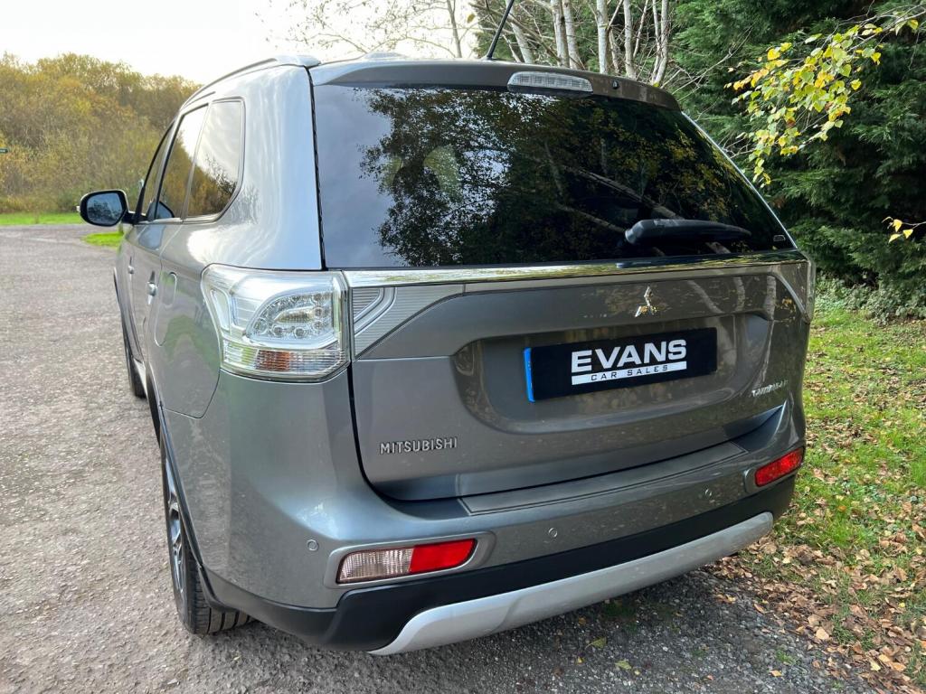 MITSUBISHI OUTLANDER