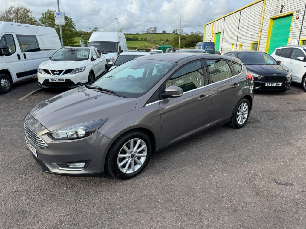 View FORD FOCUS 1.5 T EcoBoost Titanium 