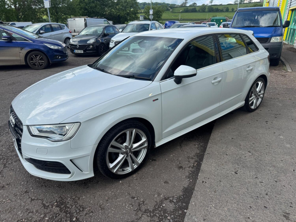 View AUDI A3 1.6 TDI S line