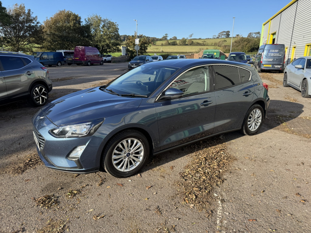 View FORD FOCUS 1.5 EcoBlue Titanium