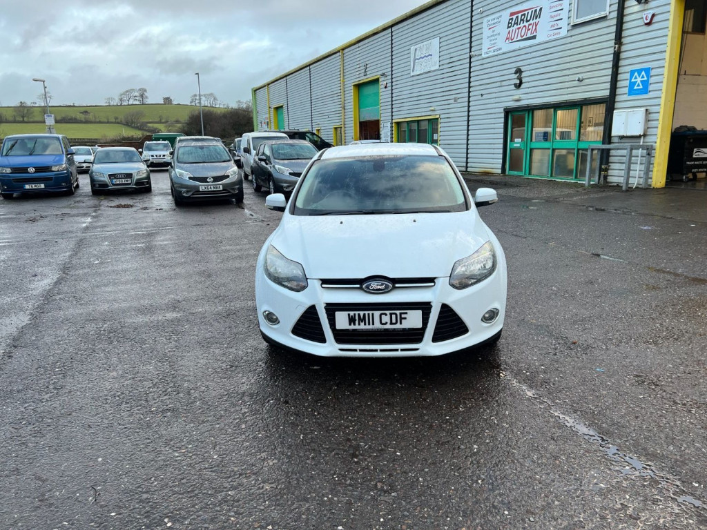 View FORD FOCUS TITANIUM