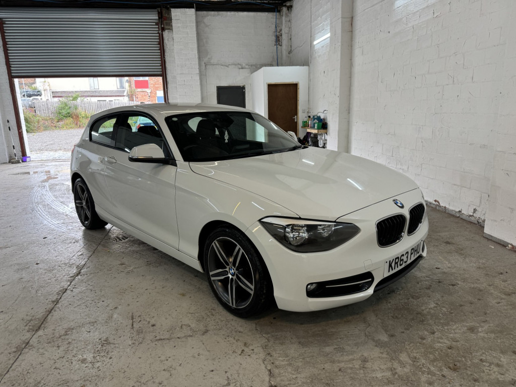 View BMW 1 SERIES 2.0 116d Sport 3 door