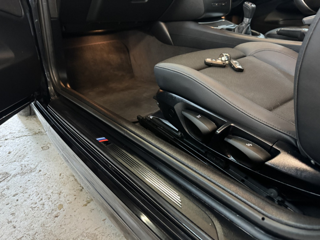 View BMW 1 SERIES 2.0 118d M Sport Coupe