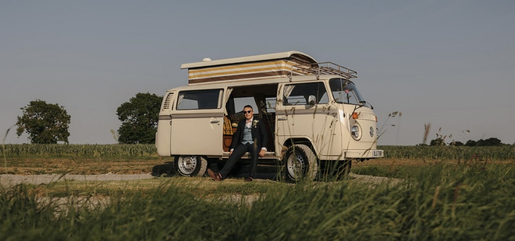 View VOLKSWAGEN CAMPERVAN -
