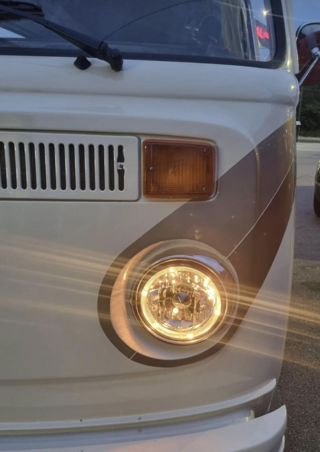 VOLKSWAGEN CAMPERVAN