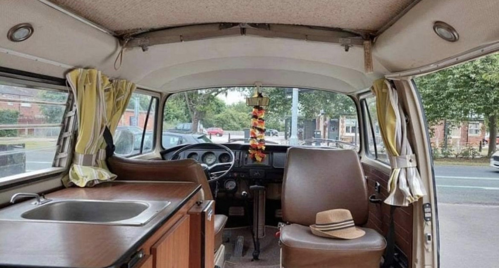 VOLKSWAGEN CAMPERVAN