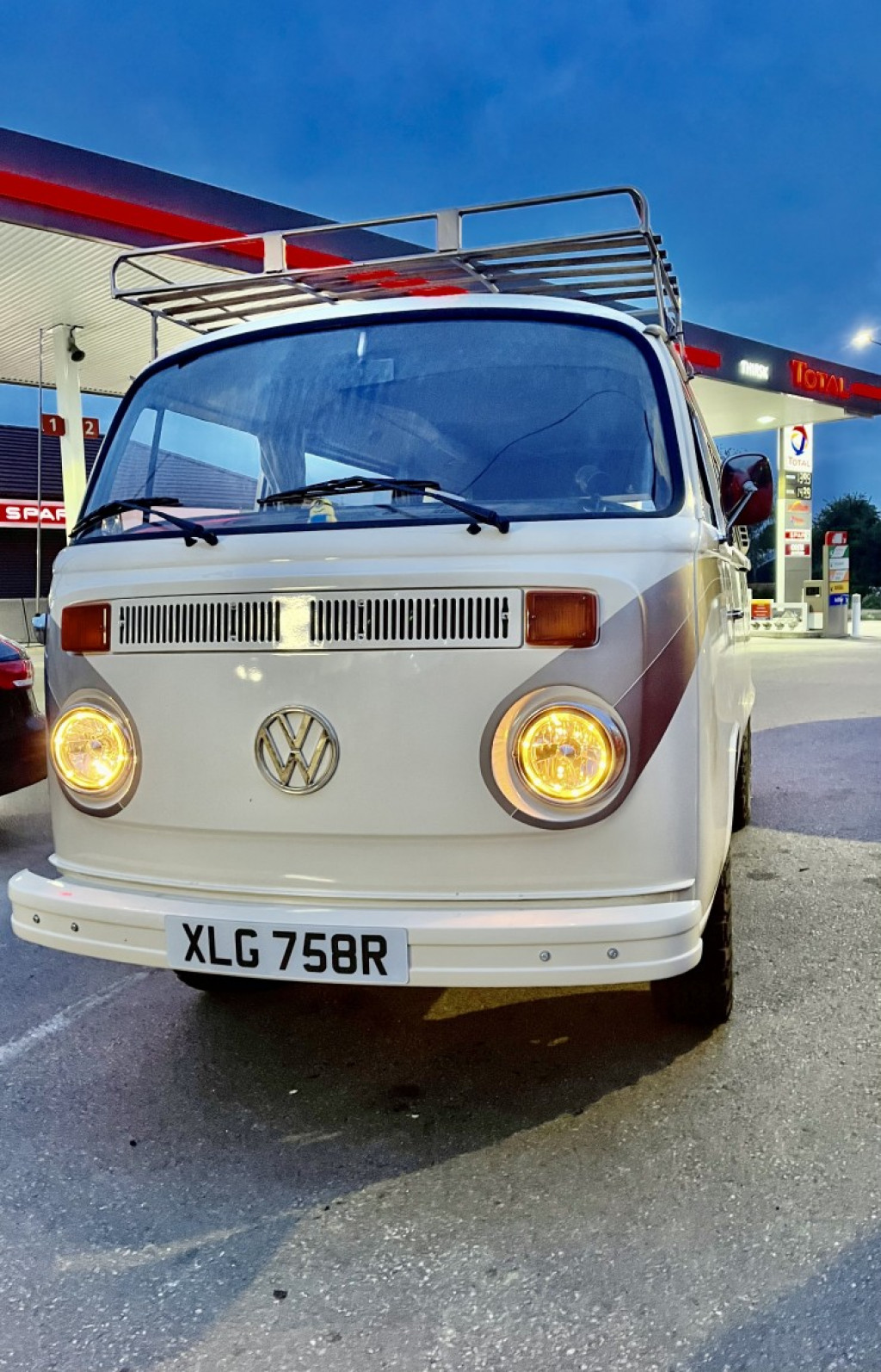 VOLKSWAGEN CAMPERVAN