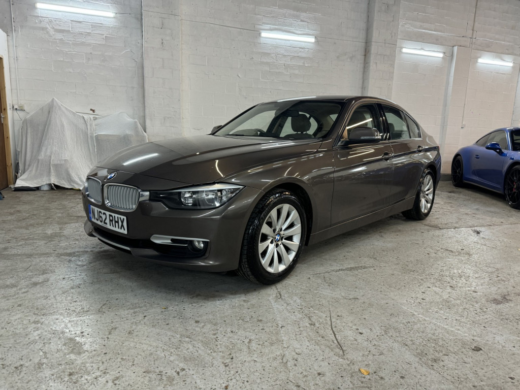 View BMW 3 SERIES 2.0 320i Modern Saloon