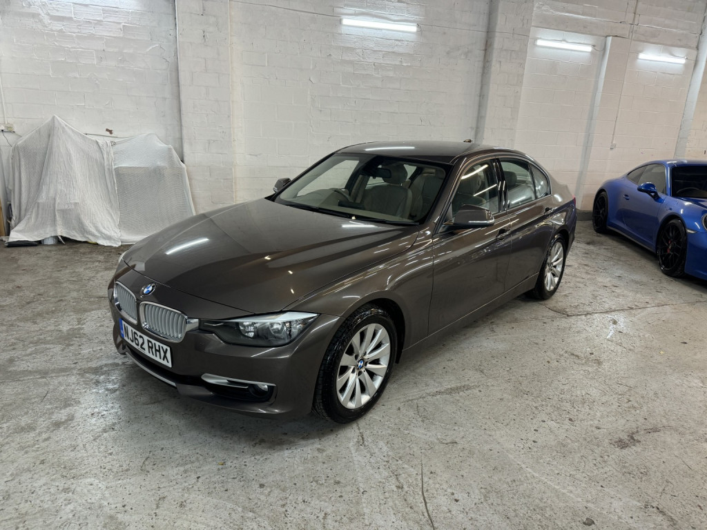 View BMW 3 SERIES 2.0 320i Modern Saloon