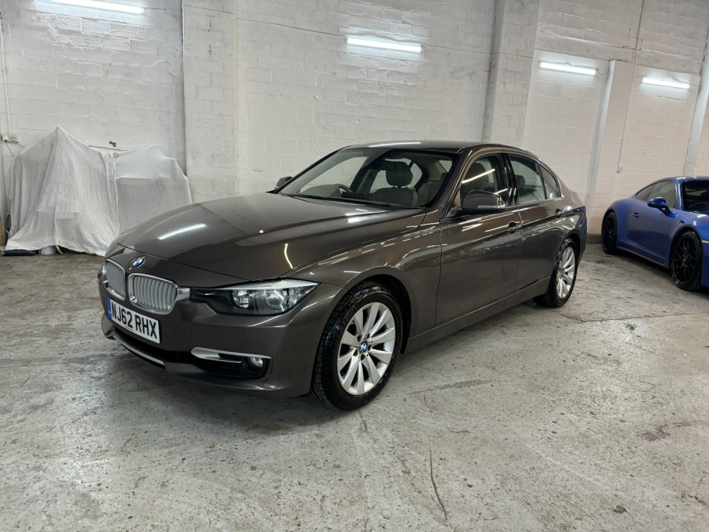 View BMW 3 SERIES 2.0 320i Modern Saloon