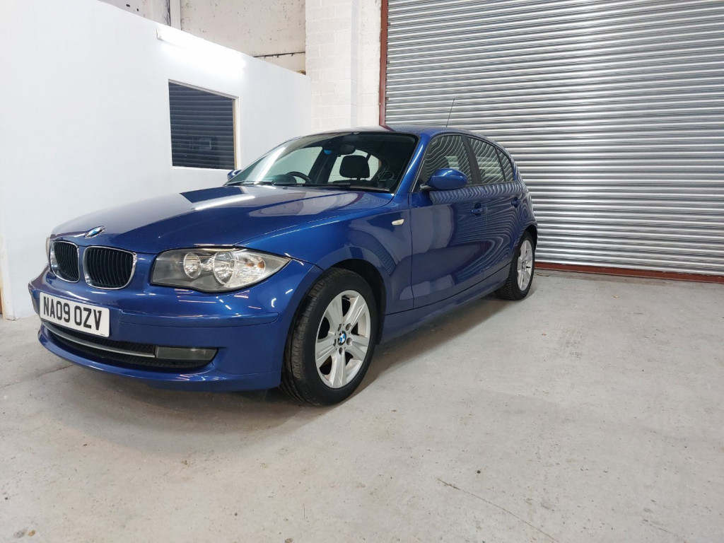 View BMW 1 SERIES 118D SE