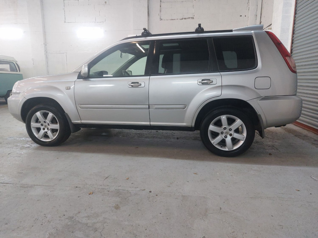 NISSAN X-TRAIL