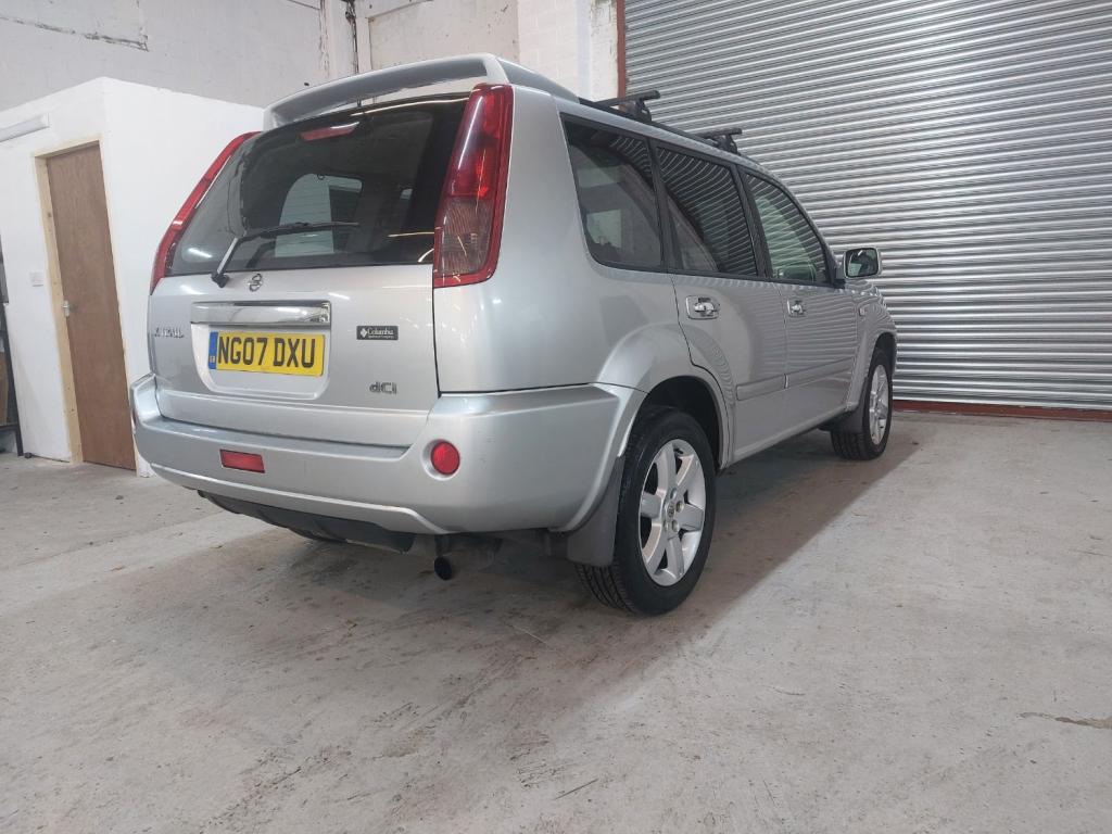 NISSAN X-TRAIL