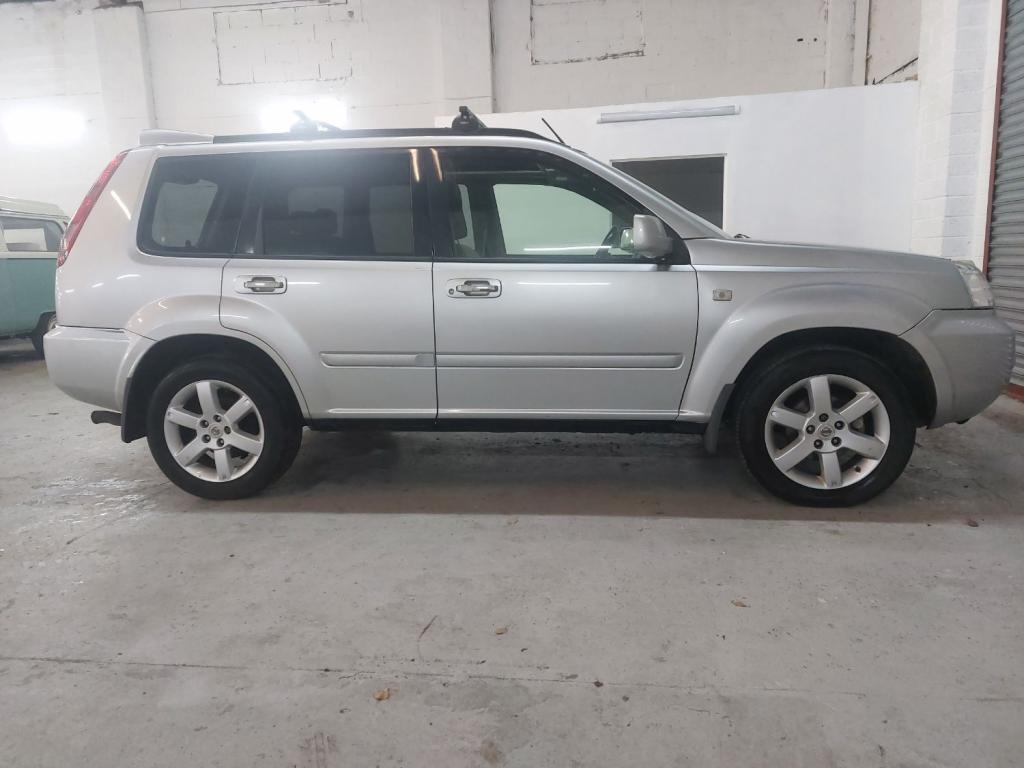 NISSAN X-TRAIL