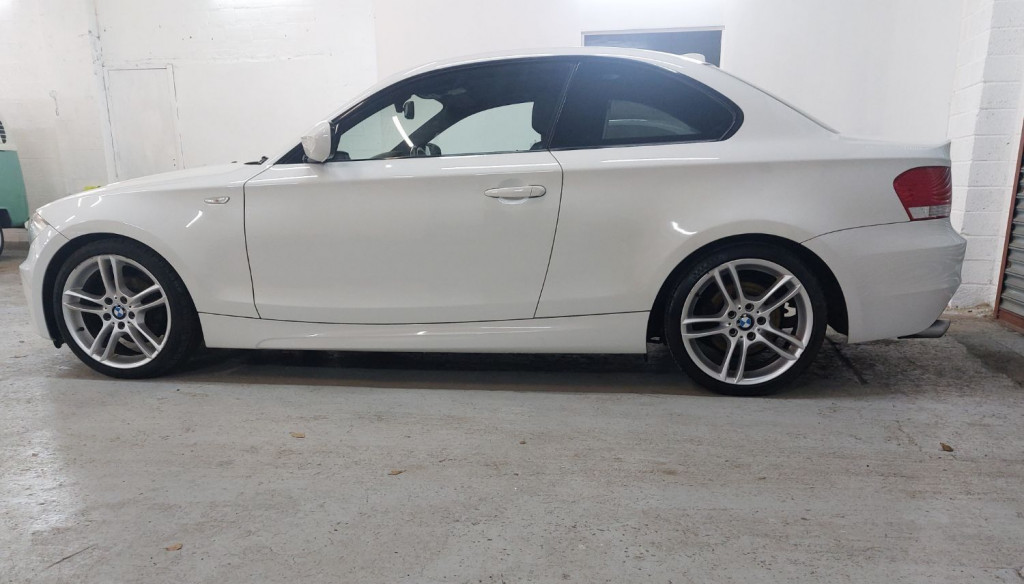 View BMW 1 SERIES 118D M SPORT