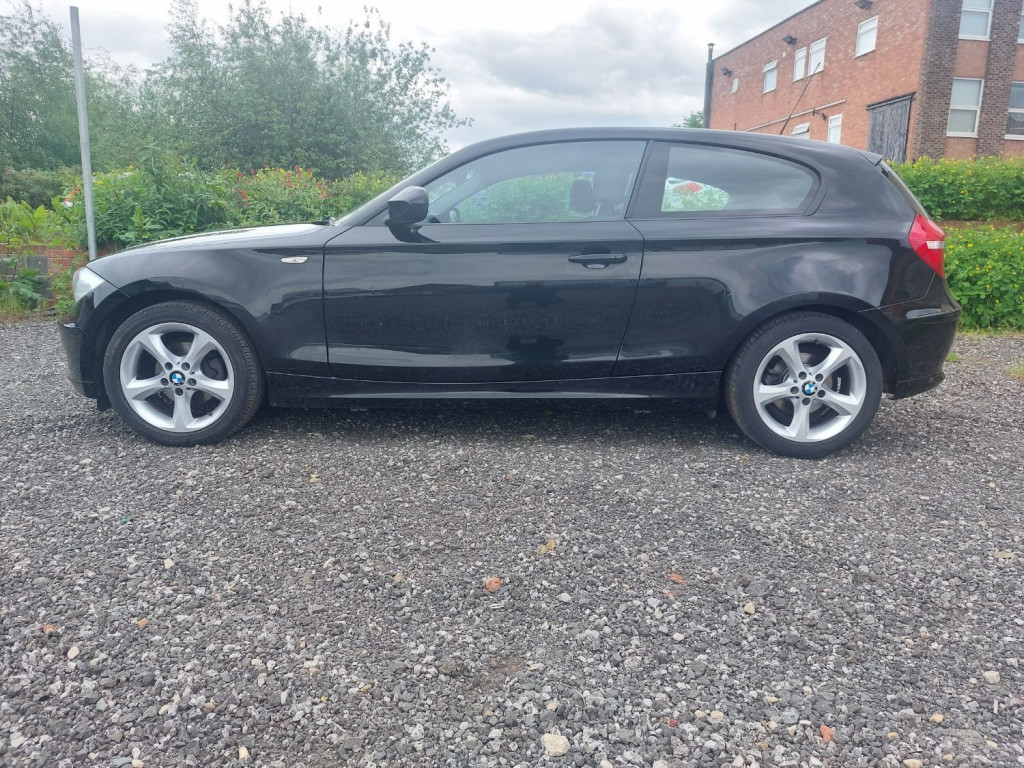 View BMW 1 SERIES 116I SPORT