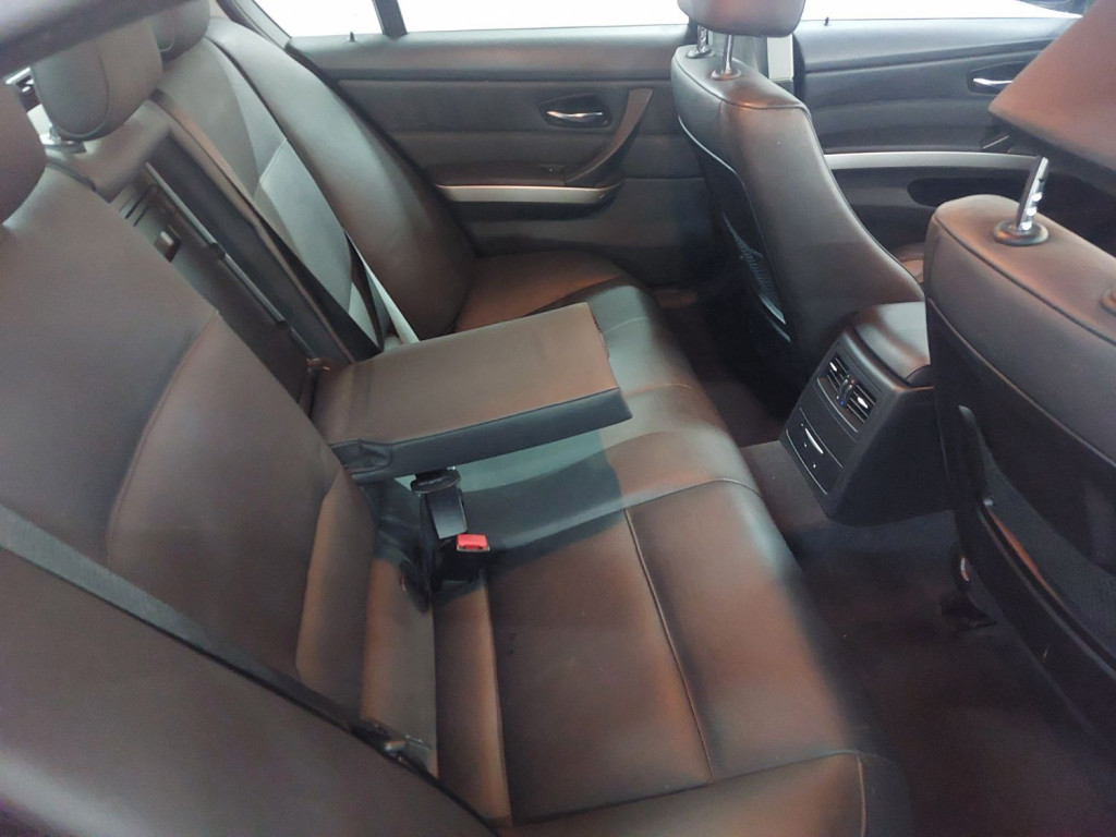 View BMW 3 SERIES 320D SE