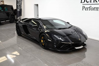 LAMBORGHINI AVENTADOR